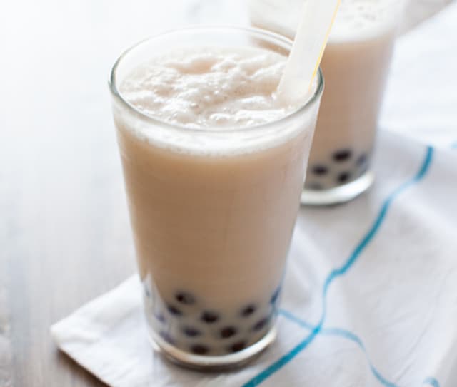 Coconut bubble tea smoothie with almondmilk